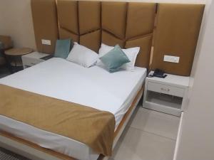 Hitkari Palace Restaurant & Banquet