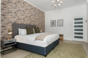 Luxury Family Villa with Pool, Gym & Bonfire Area