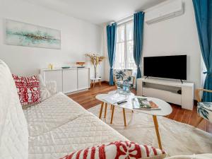 Vichy Élégant F2 dans le Triangle dOr