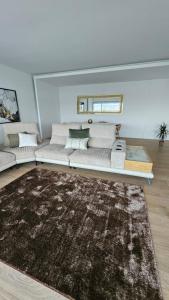 Atlantic Golden View Luxe Apartment