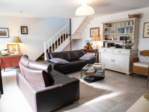 Holiday Home in Brittany near Beaches & Trails