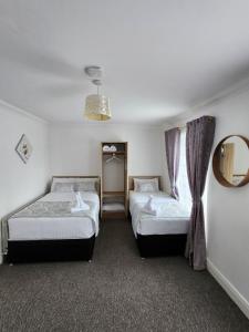 Bright elegant room park view