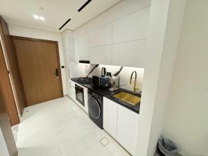 DVR Studio Apartment with private jaccuzi in Trillionaire by Binghatti Business Bay
