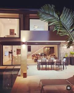 Villa Sunset St Gilles - 4hvězdičkové hotely ve městě Saint-Paul