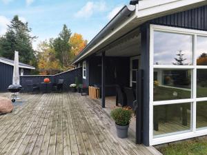 6 person holiday home in Hals-By Traum