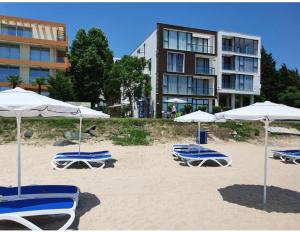 Amara Butik on the first line