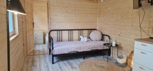 Niezła Szopka domki nad jeziorem