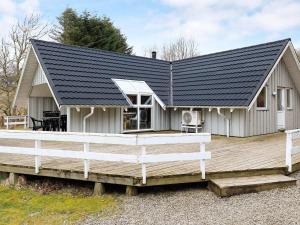 8 person holiday home in Spøttrup-By Traum