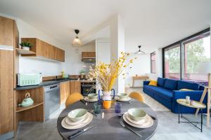 Renovated apartment with balcony and parking