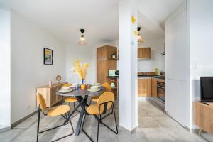 Renovated apartment with balcony and parking