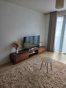 Wolverhampton Apartment with Free Parking 1 minute from the train station