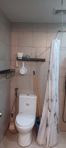 DG CONDOTEL @MANHATTAN PLAZA T2 STUDIO WITH BALCONY , 50 INCH TV AND UNLI WIFI @Araneta Cubao Quezon City Philippines