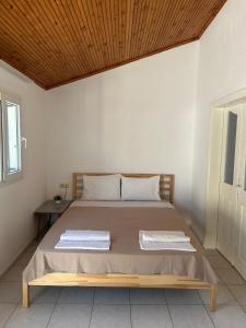 Charming Villa Steps from Long Beach with WiFi