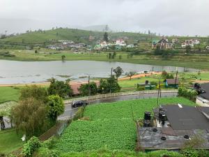 Creek View Hotel and Car Rental