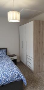 Modern Home with Private Garden and Car Park in Manchester