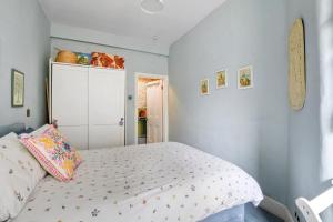 Charming London with balcony