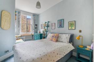 Charming London with balcony