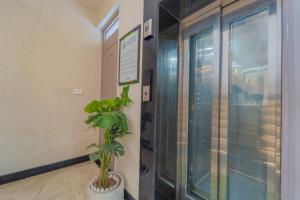 Treebo Raahgir Suites
