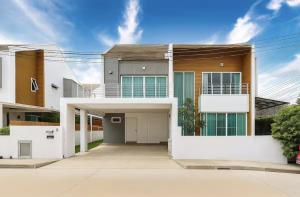 The SkyLanna Pool Villa Chiang Mai