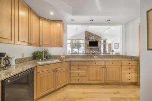 RMR: Cody House D Condo in Teton Village