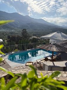 Stone Heaven Villa -Poolside BBQ & Fresh Herbs