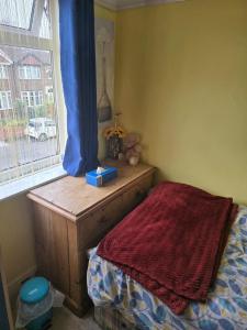 Single Sunny Stretford Room