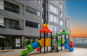 stunning one bedroom apartment with ample parking space swimming pool fully equipped gym and amazing city views