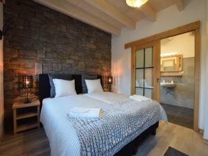 Grandeur Villa with Sauna & Jacuzzi in Durbuy