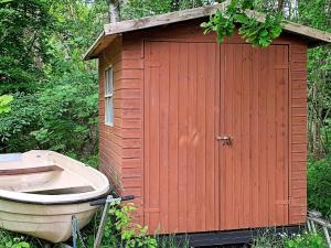 Tranquil Lakeside Retreat in Ry-By Traum