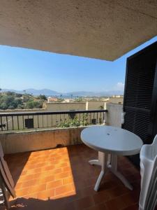 Bella Vista 4, T2 vue mer, piscine, climatisé Porticcio