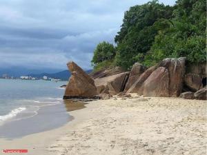 Apartamento martim de sa 2 dormitorios piscina ar condicionado internet 101