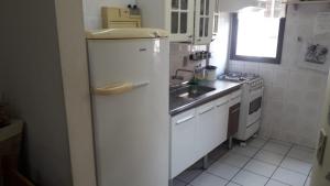 Apartamento martim de sa 2 dormitorios piscina ar condicionado internet 101