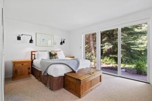 RMR: Four Seasons II 1 Condo in Teton Village