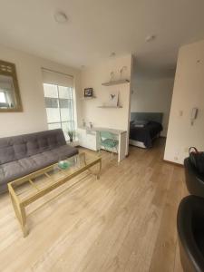 estudio soleado moderno con garaje San Miguel-Zona Sur