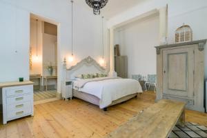 Dream Guest Suite in Fabulous Edwardian Claremont
