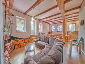 Spacious Mountain Retreat