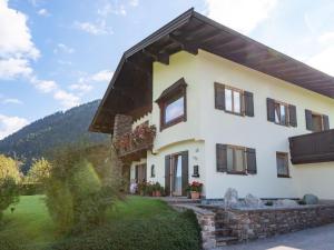 Farmhouse in Itter near Ski Slopes
