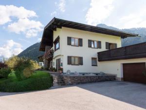 Farmhouse in Itter near Ski Slopes