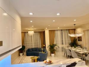 Elegant 4BR penthouse in BGC