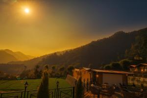 Nature on the Rocks Glamping Resort