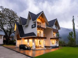 Moustache Hostel Pahalgam