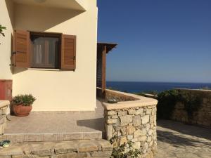 One-Bedroom House with Sea View (2)