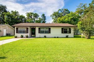 Explore Weeki Wachee Springs Pet-Friendly Home