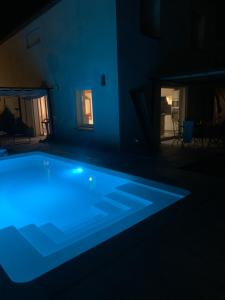 Maison Villa Nimes 4 Chambres, Piscine et 2 places parkings privés fermés