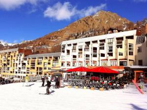 Studio lumineux à Isola, balcon sud, près des pistes - FR-1-292-187