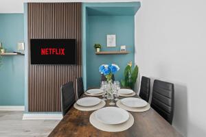 3 Bedroom Home with Hot Tub & Parking near Hotspurs Stadium