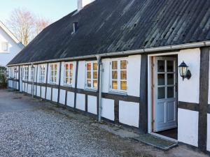 10 person holiday home in Hadsund