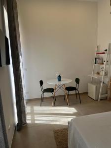 B&B Blueberry by Calabria and Chill