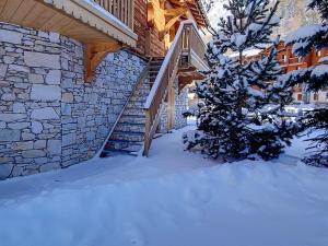 Superbe appartement 3 pièces, proche centre, avec parking - FR-1-518-168