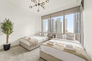 Luxe 2BR with Marina Views l Gaming & Music Room